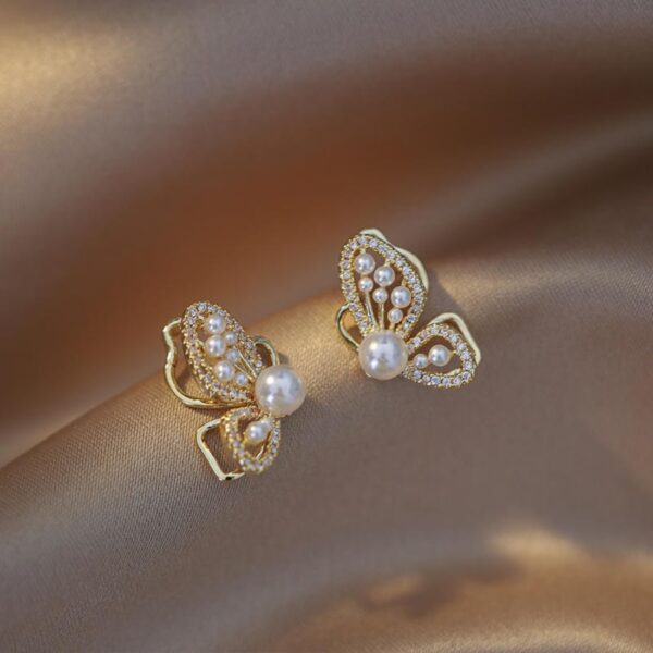 Luxury Pearl Butterfly Stud Earrings